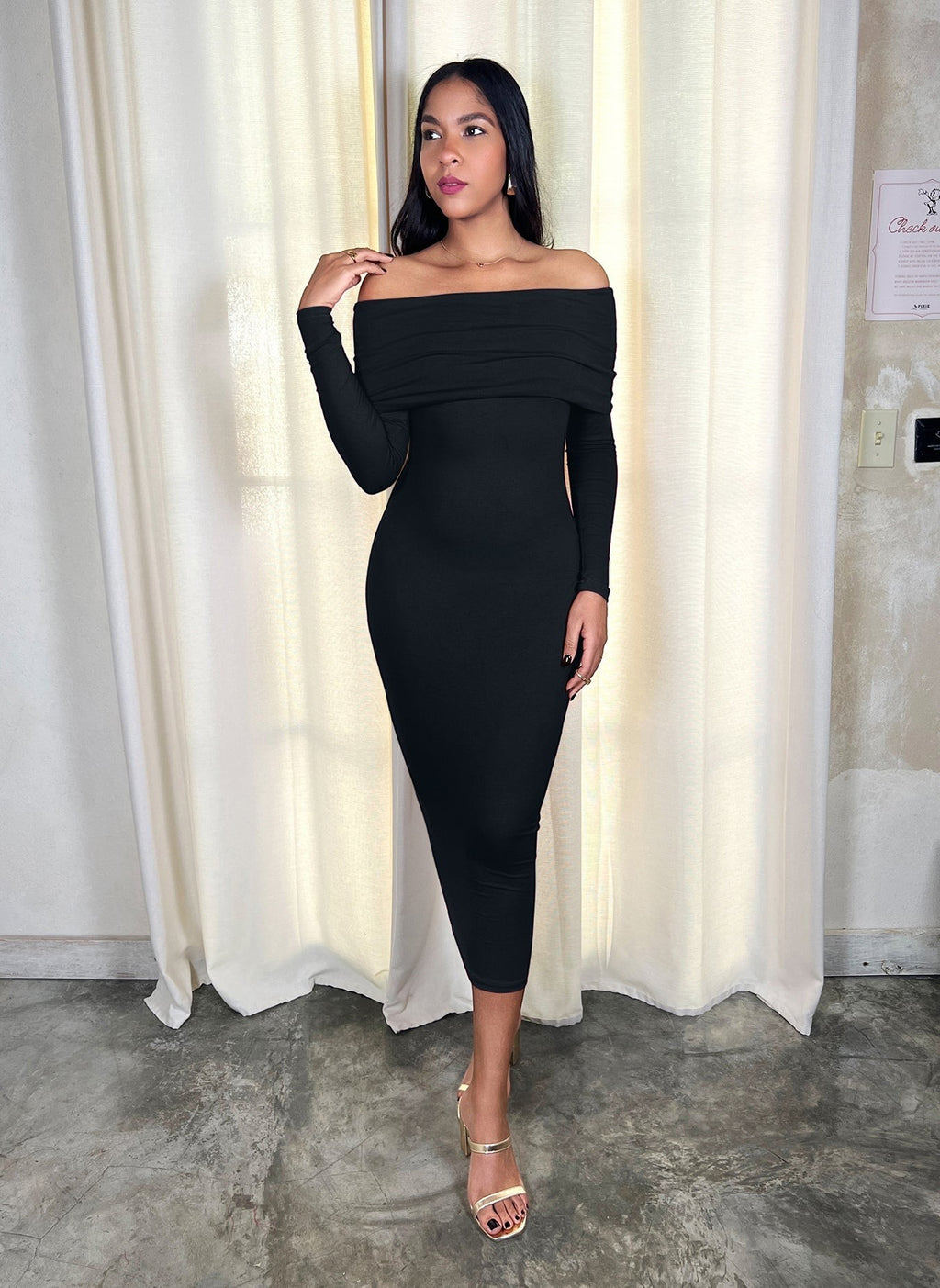 Over The Shoulder Bodycon Midi Dress - Black