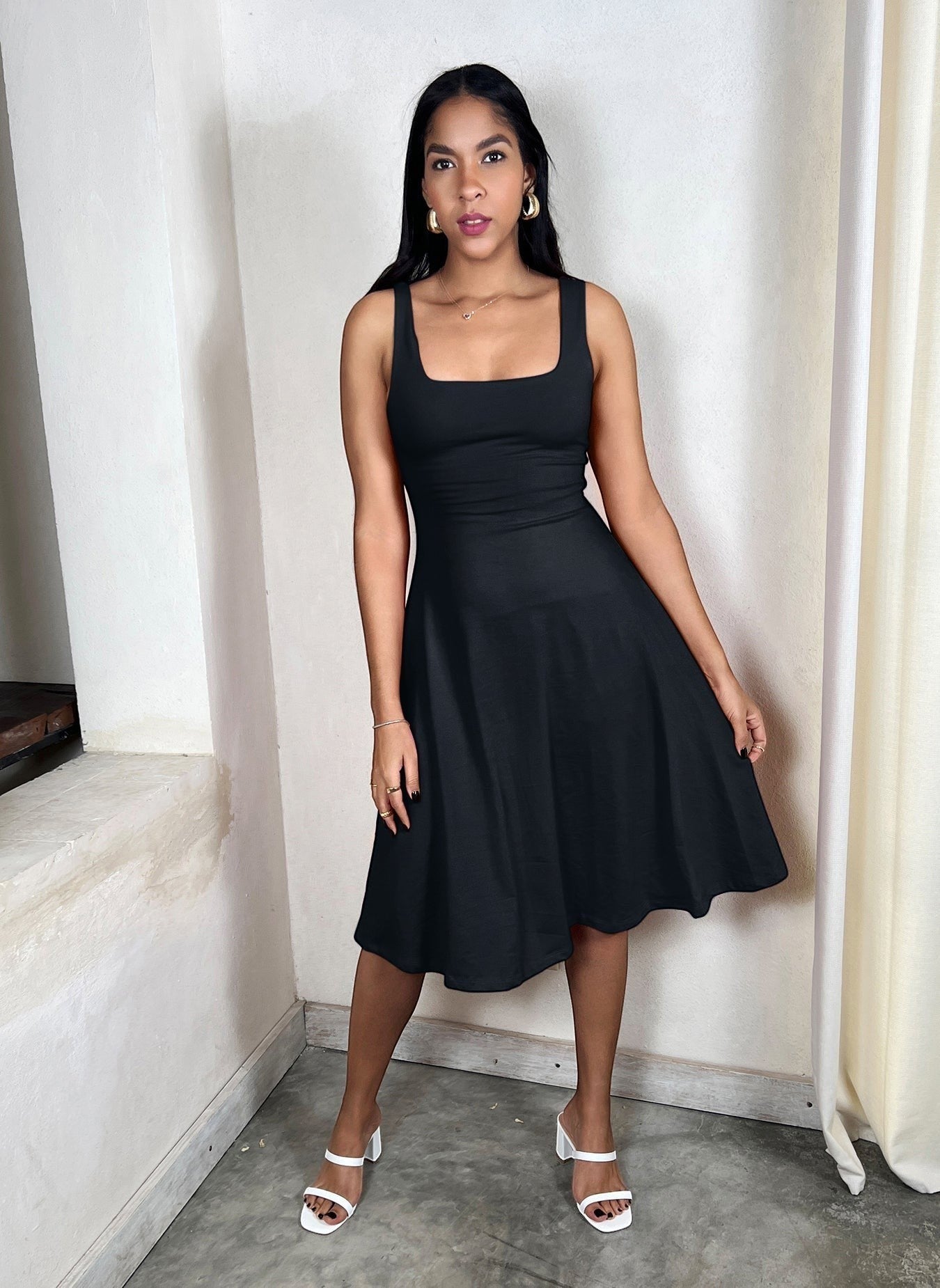 Squared Neckline A-Line Midi Dress - Black