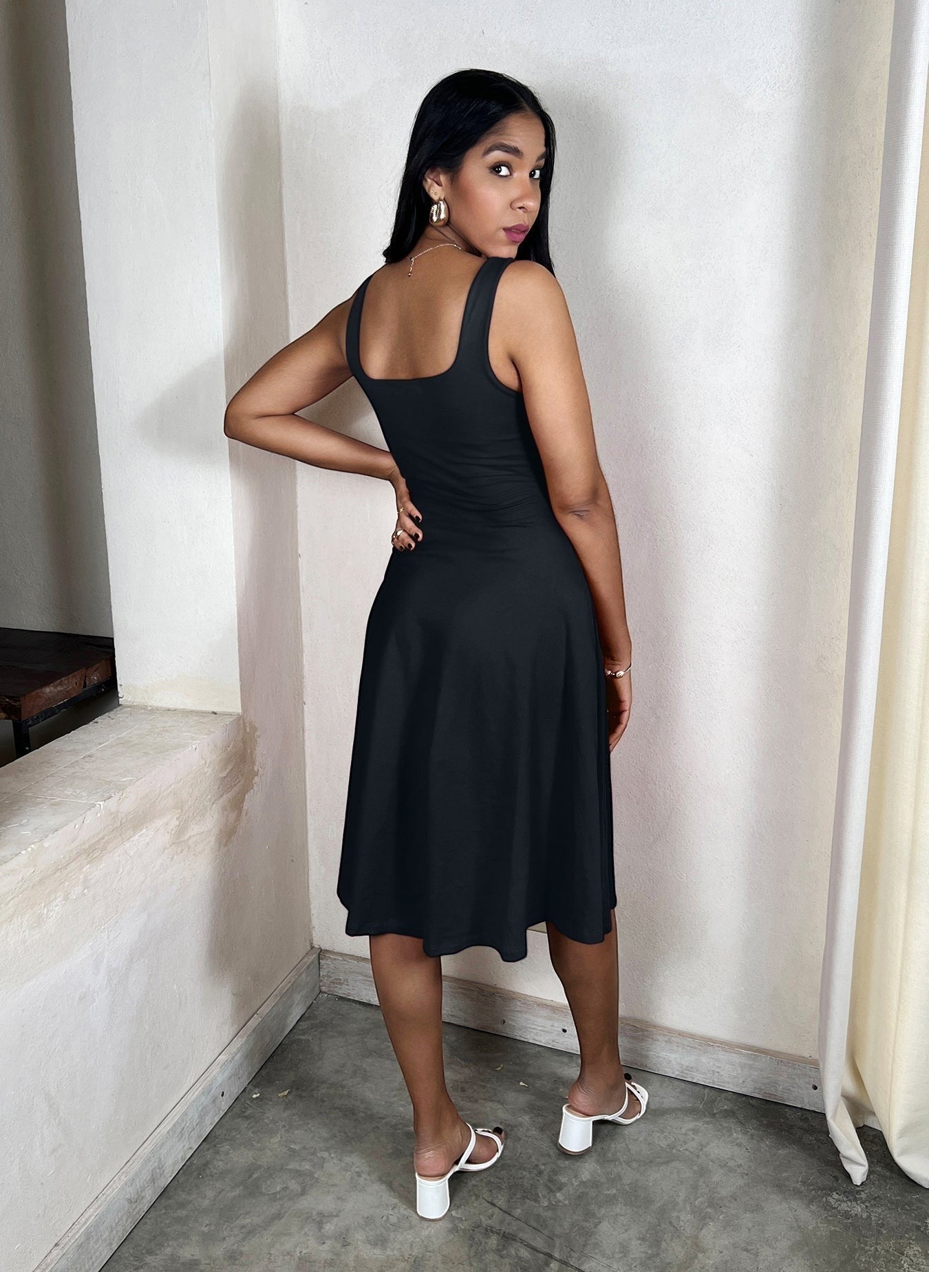Squared Neckline A-Line Midi Dress - Black