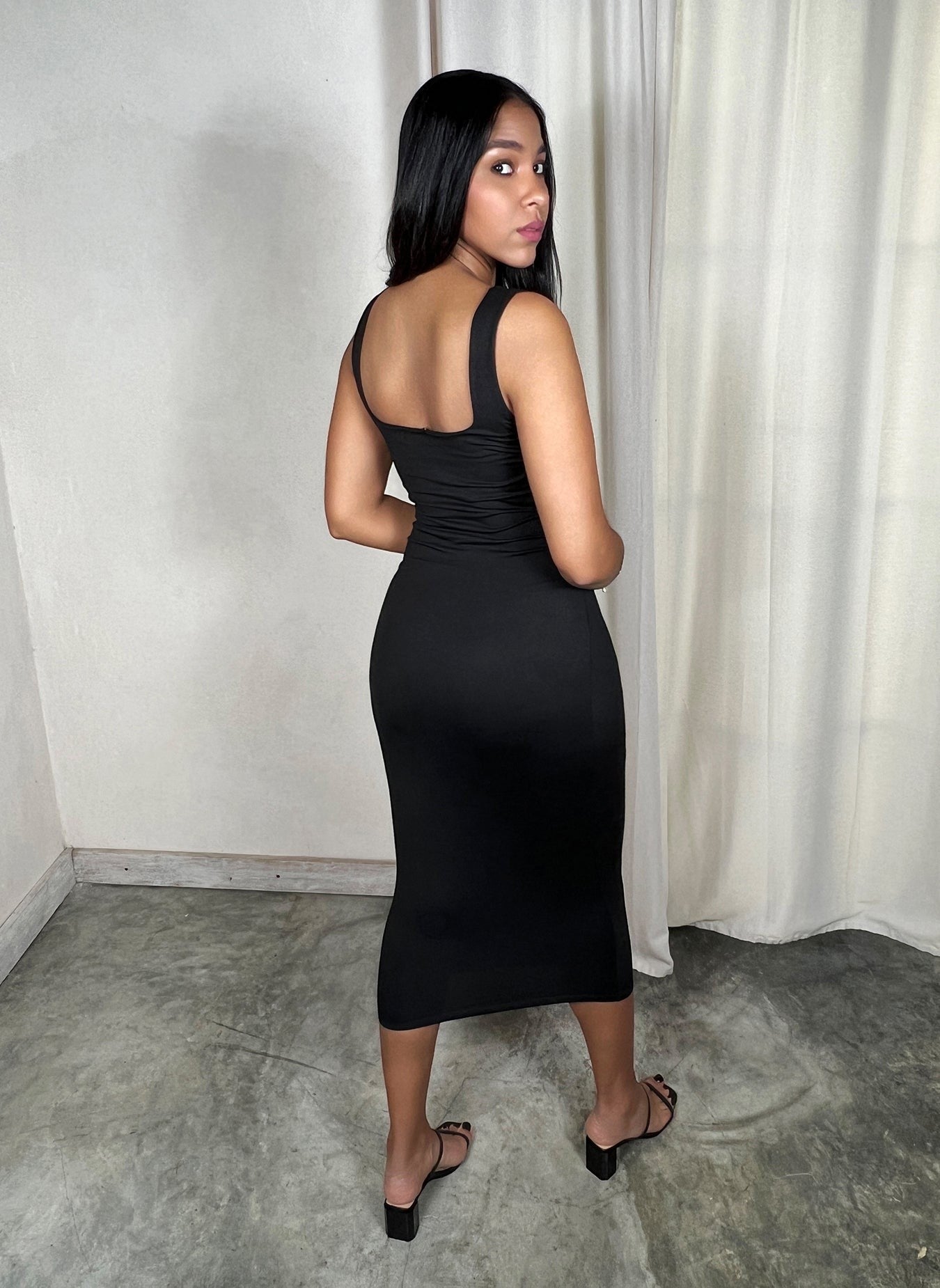 Squared Neckline Bodycon Midi Dress