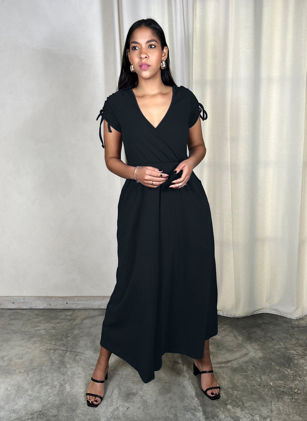 Surplice Maxi Dress w. Pockets - Black