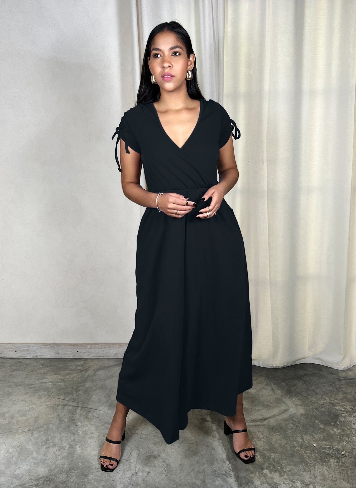 Surplice Maxi Dress w. Pockets - Black