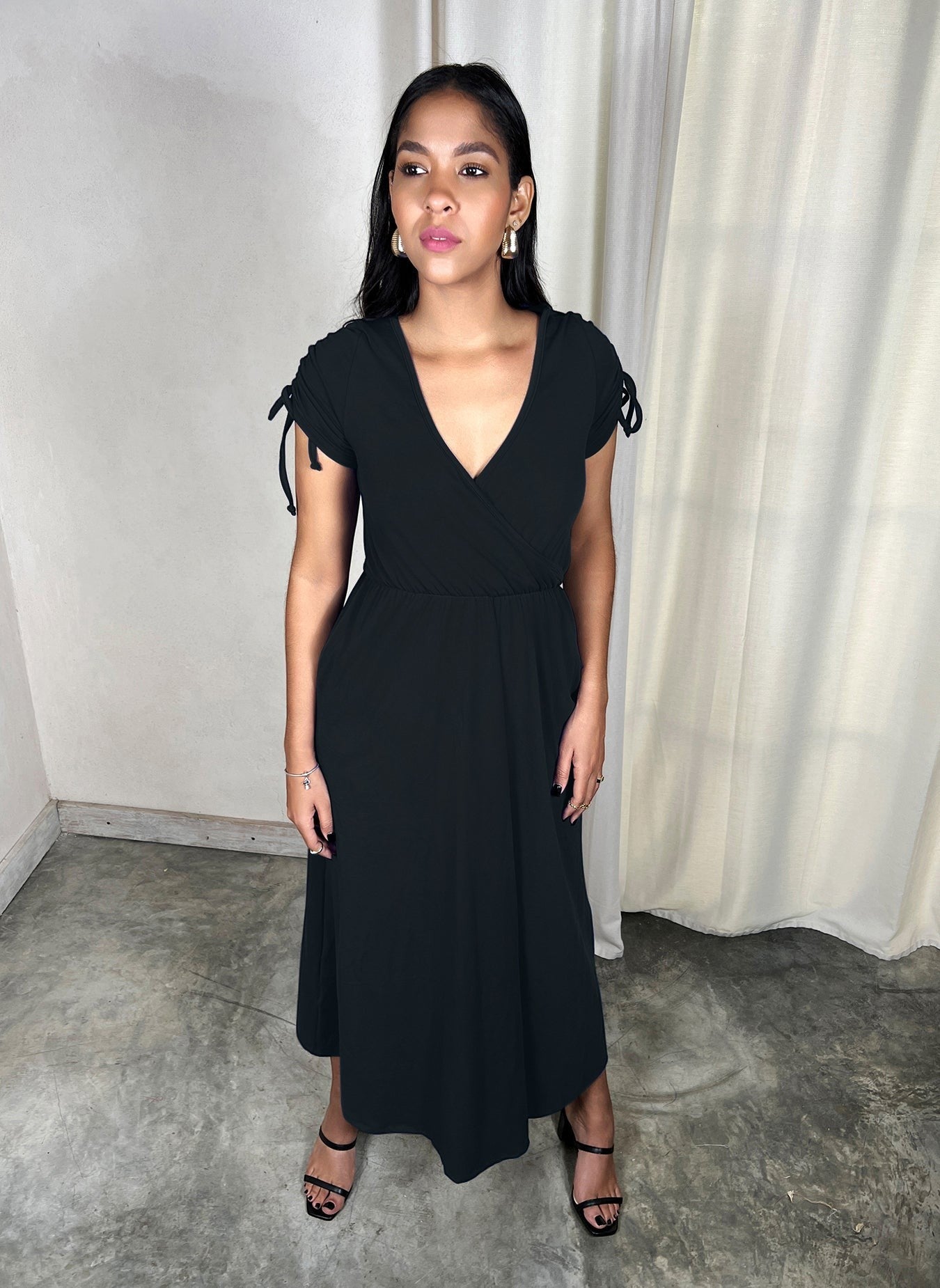 Surplice Maxi Dress w. Pockets - Black