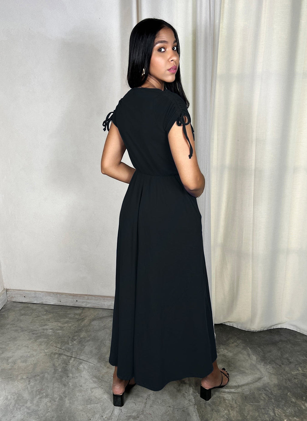 Surplice Maxi Dress w. Pockets - Black
