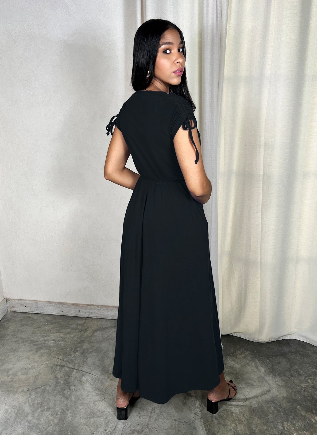 Surplice Maxi Dress w. Pockets - Black